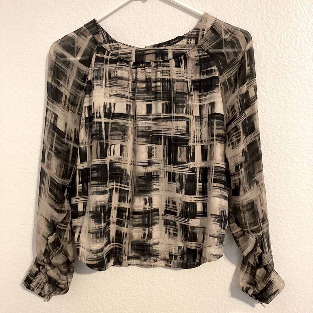 4/$25 MM Couture by Miss Me Long Sleeve Open Back Longsleeve Blouse XS